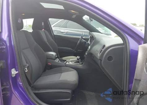 2019 Dodge Charger Sxt Rwd z USA, uszkodzony, nr VIN 2C3CDXBG8KH715437